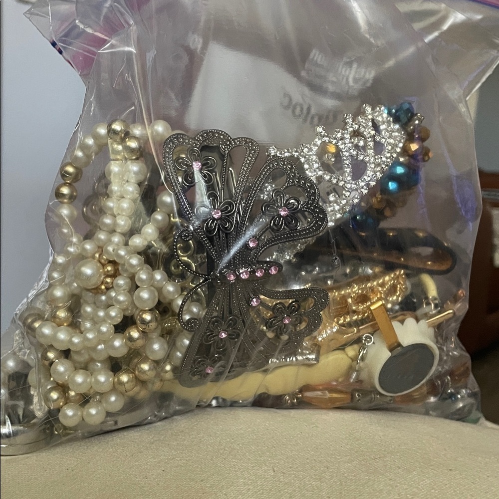 Vintage hair accessories grab bag